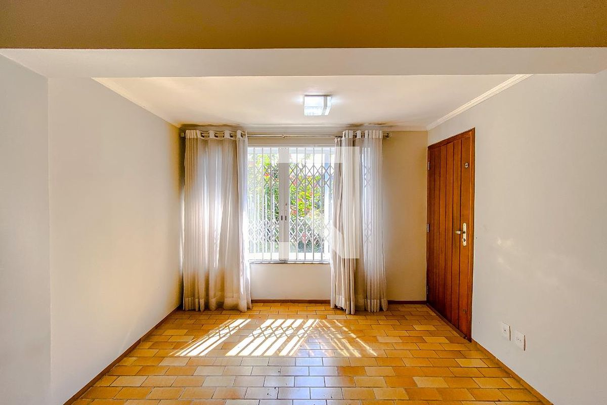 Casa, 3 quartos, 200 m² - Foto 2
