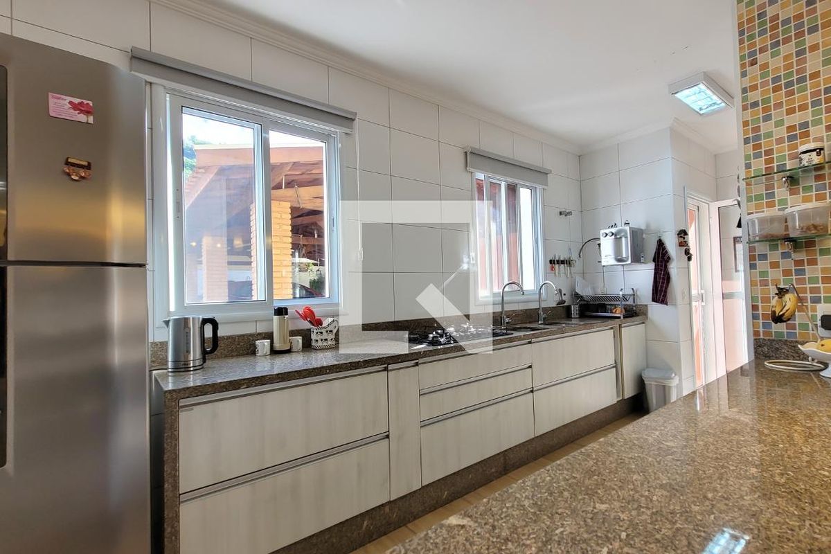 Casa à Venda - Barão Geraldo - Centro, 3 Quartos,  280 m2 em , Campinas - sp | SoloBR