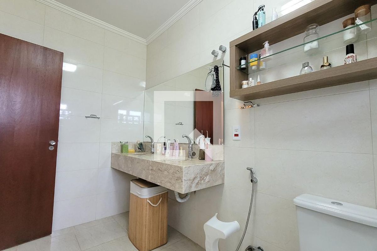 Casa à Venda - Barão Geraldo - Centro, 3 Quartos,  280 m2 em , Campinas - sp | SoloBR