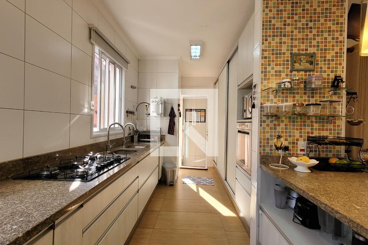 Casa à Venda - Barão Geraldo - Centro, 3 Quartos,  280 m2 em , Campinas - sp | SoloBR