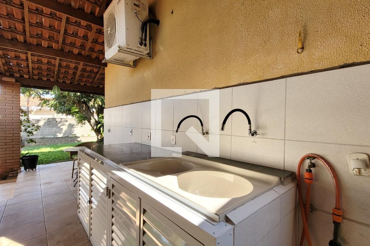 Casa à Venda - Barão Geraldo - Centro, 3 Quartos,  280 m2 em , Campinas - sp | SoloBR
