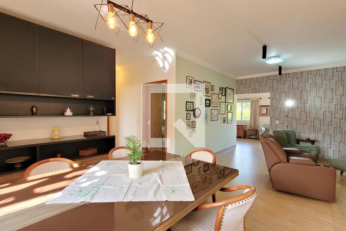 Casa à Venda - Barão Geraldo - Centro, 3 Quartos,  280 m2 em , Campinas - sp | SoloBR