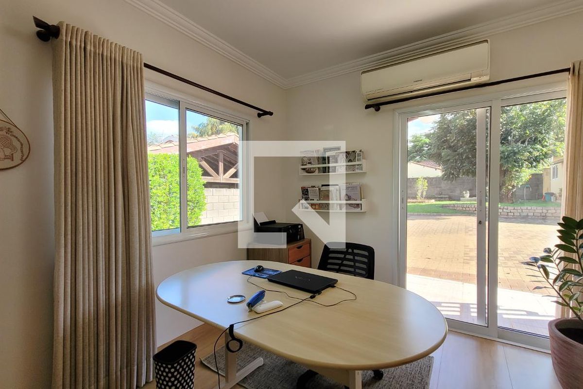 Casa à Venda - Barão Geraldo - Centro, 3 Quartos,  280 m2 em , Campinas - sp | SoloBR