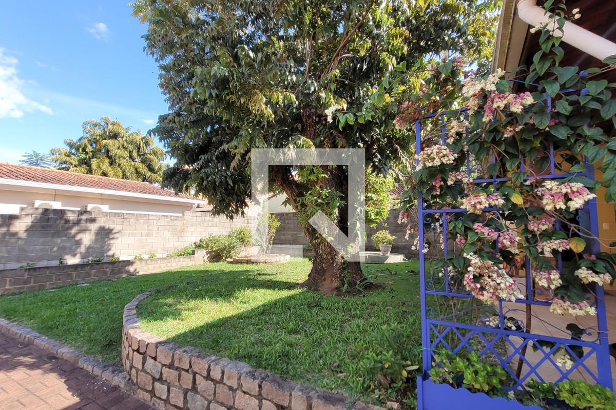 Casa à Venda - Barão Geraldo - Centro, 3 Quartos,  280 m2 em , Campinas - sp | SoloBR