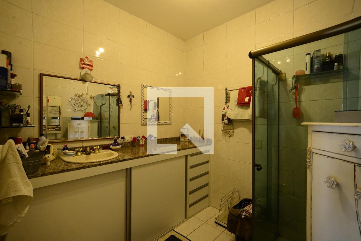Casa, 3 quartos, 250 m² - Foto 23