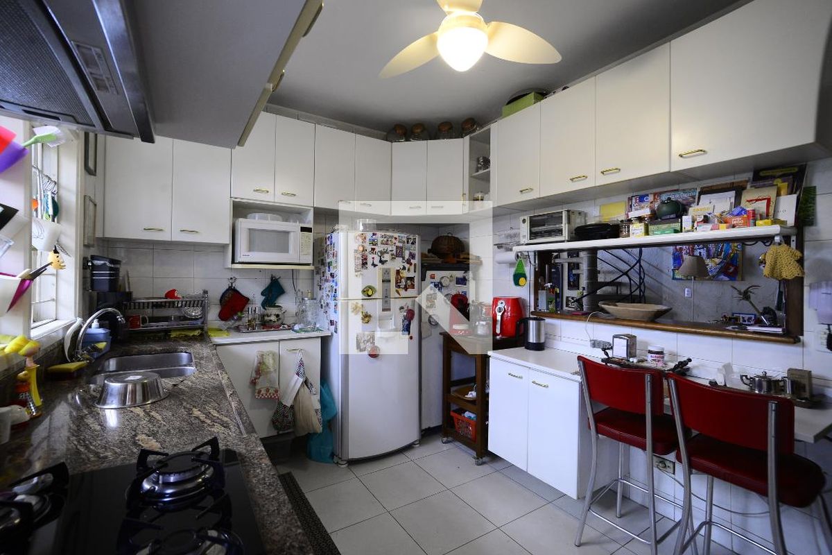 Casa, 3 quartos, 250 m² - Foto 35
