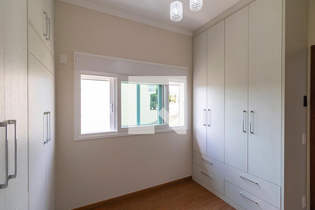 Casa à Venda - Swiss Park, 4 Quartos,  300 m2 em , Campinas - sp | SoloBR