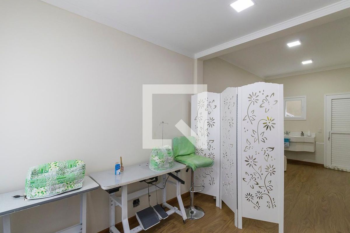 Casa à Venda - Swiss Park, 4 Quartos,  300 m2 em , Campinas - sp | SoloBR