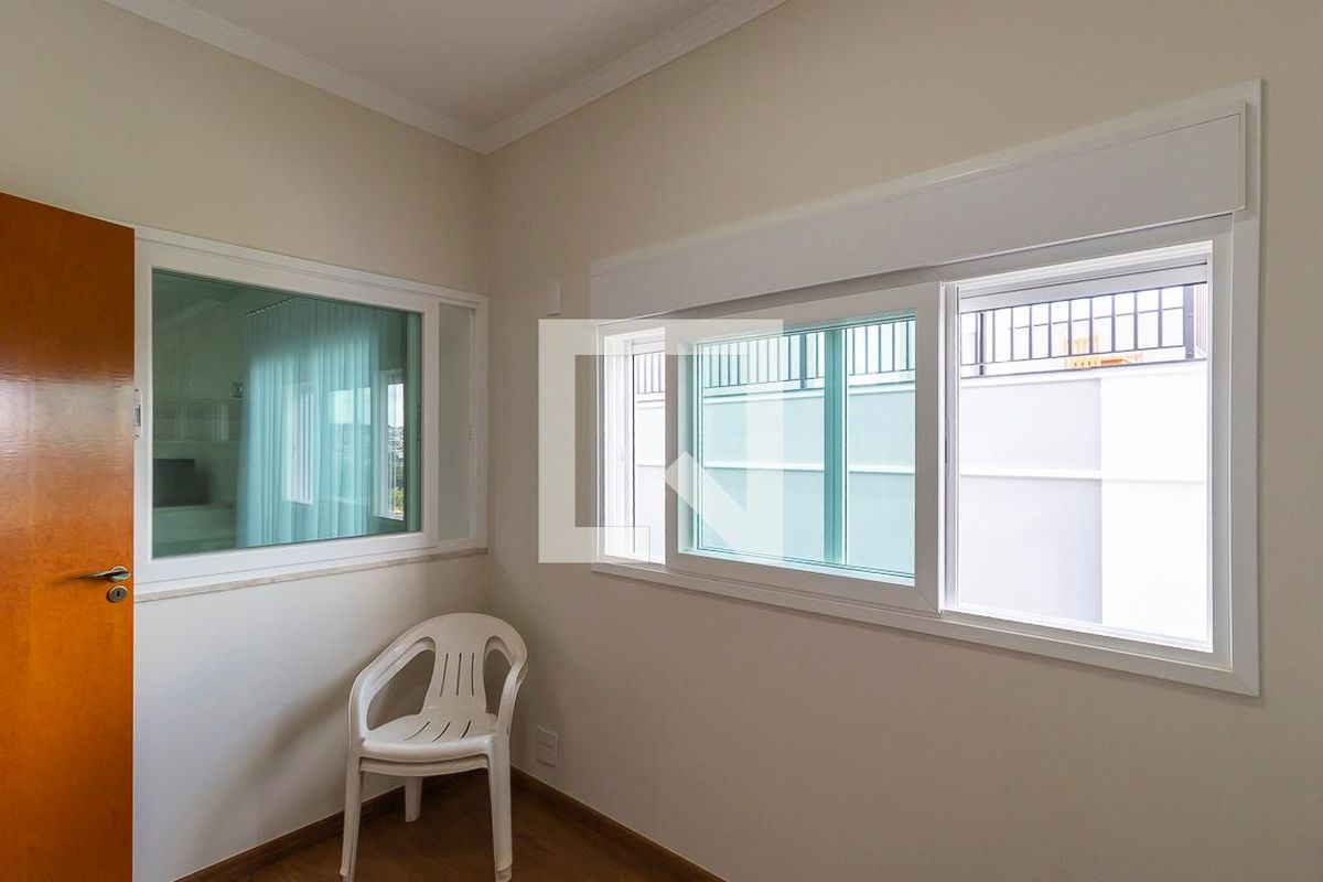Casa à Venda - Swiss Park, 4 Quartos,  300 m2 em , Campinas - sp | SoloBR