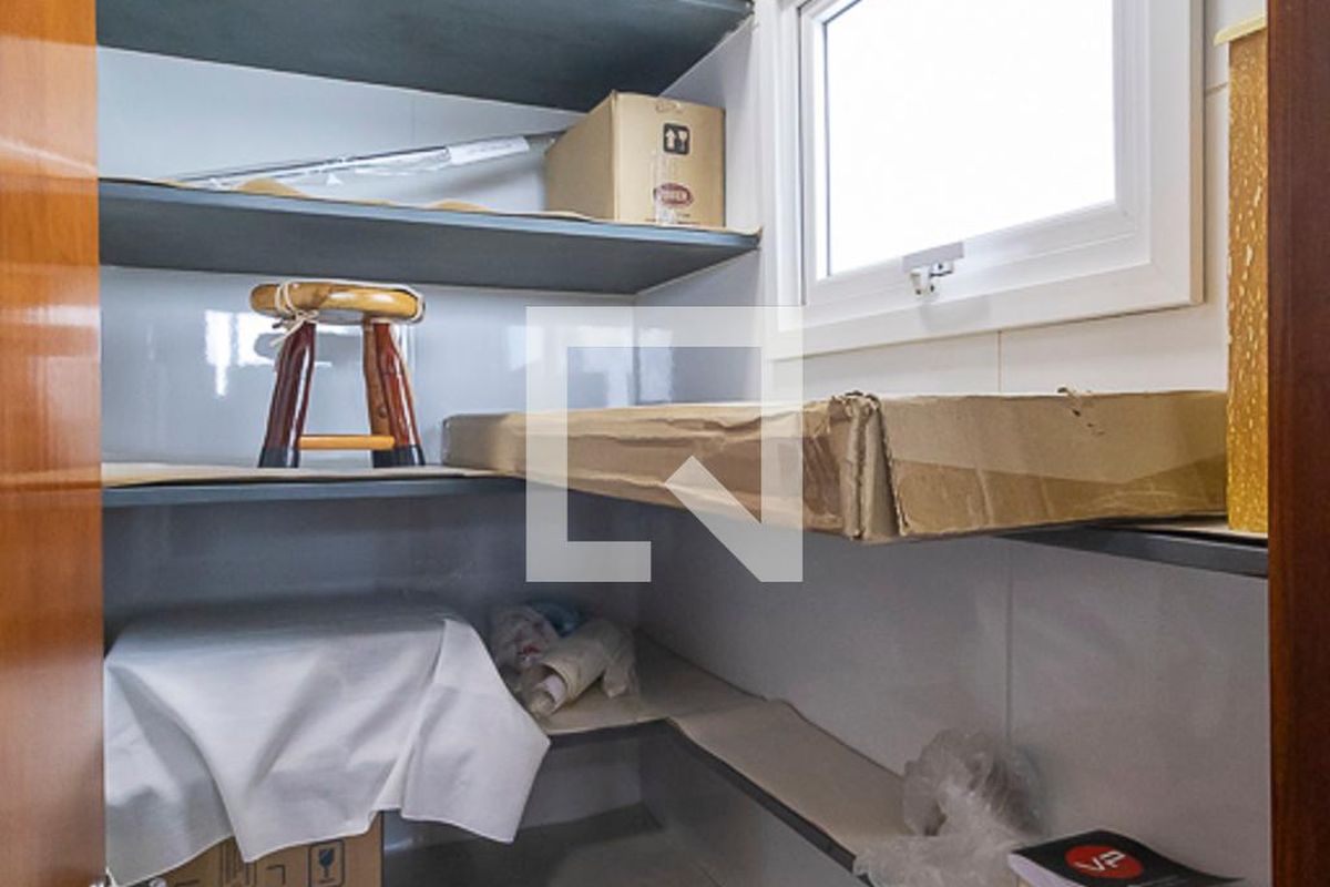 Casa à Venda - Swiss Park, 4 Quartos,  300 m2 em , Campinas - sp | SoloBR