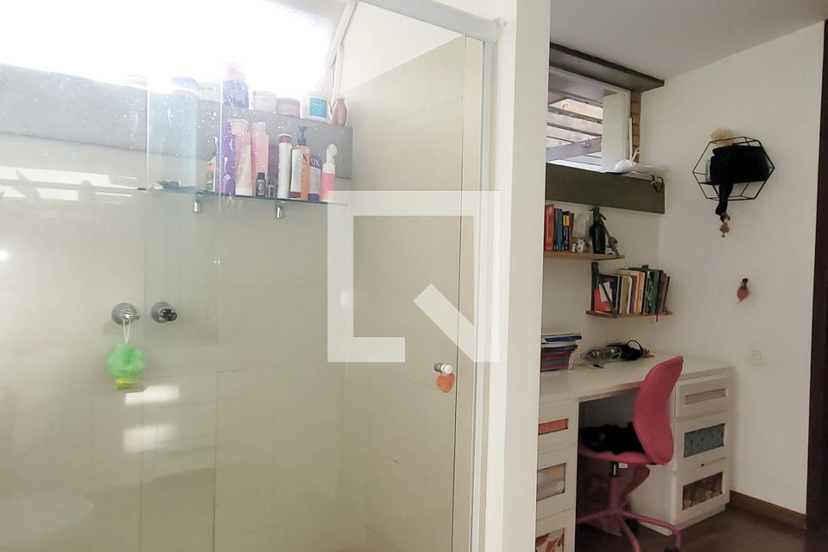 Casa à Venda - Jardim Santana, 6 Quartos,  830 m2 em , Campinas - sp | SoloBR