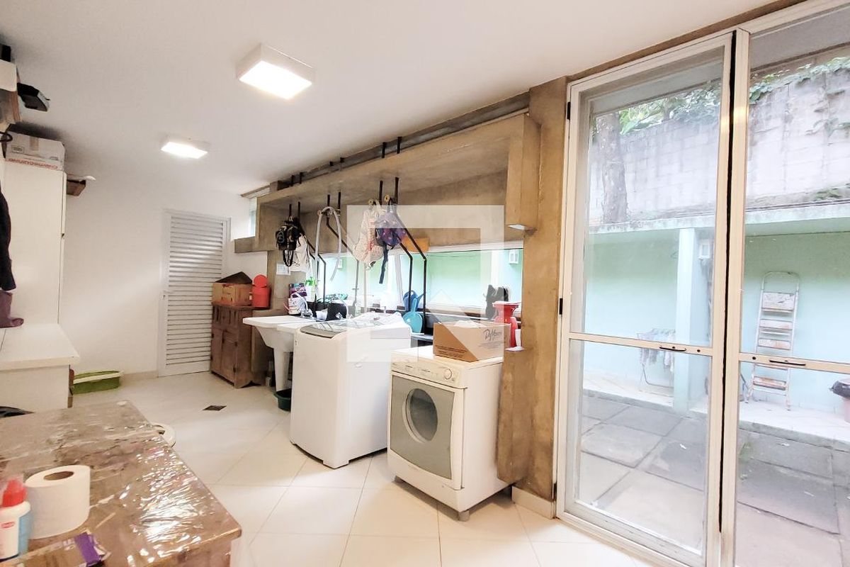 Casa à Venda - Jardim Santana, 6 Quartos,  830 m2 em , Campinas - sp | SoloBR