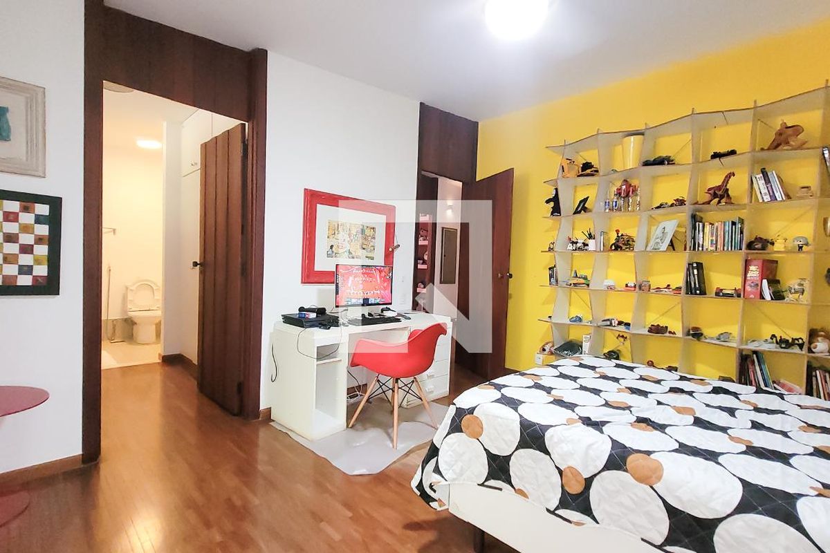 Casa à Venda - Jardim Santana, 6 Quartos,  830 m2 em , Campinas - sp | SoloBR