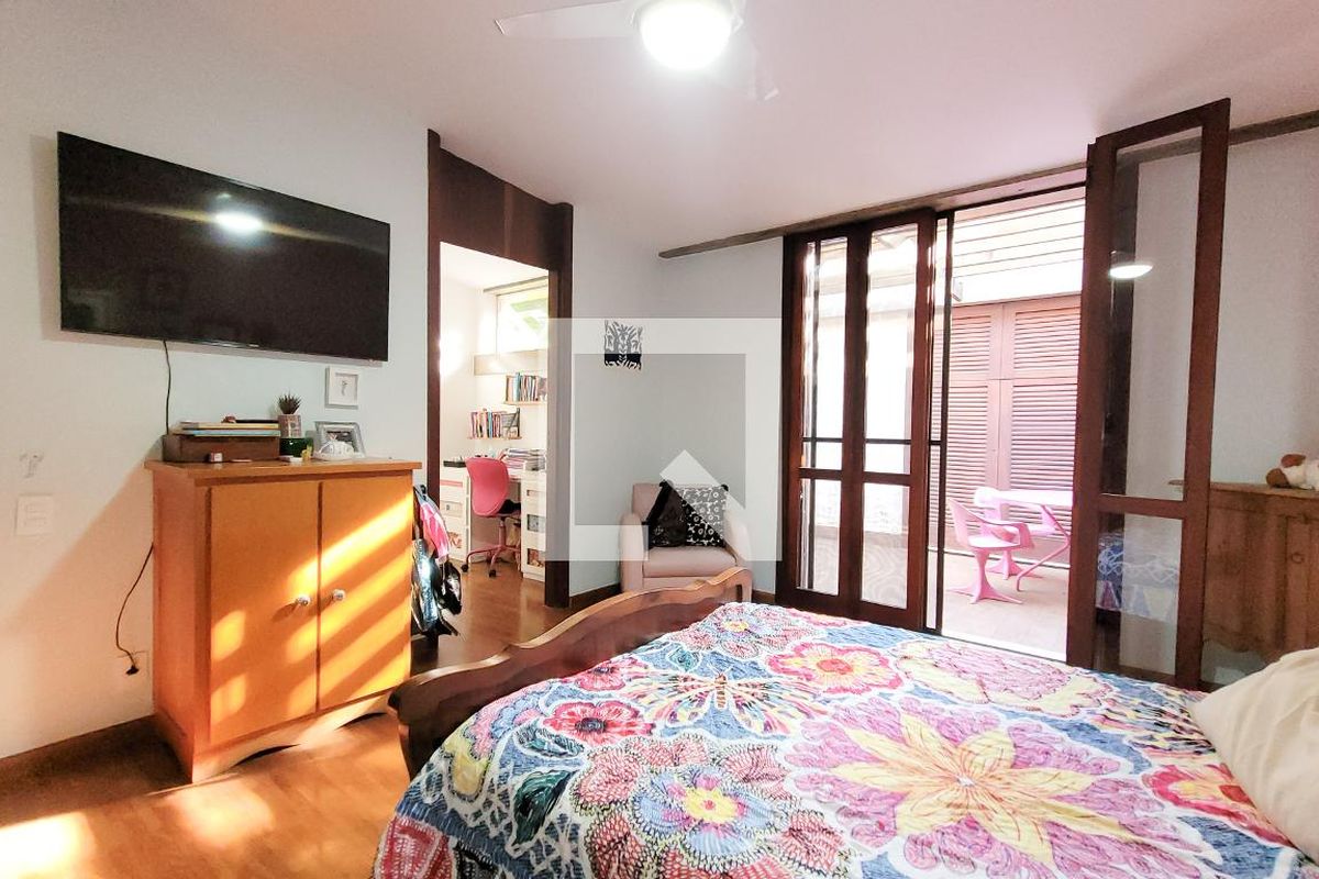 Casa à Venda - Jardim Santana, 6 Quartos,  830 m2 em , Campinas - sp | SoloBR