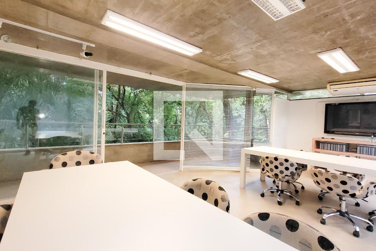 Casa à Venda - Jardim Santana, 6 Quartos,  830 m2 em , Campinas - sp | SoloBR