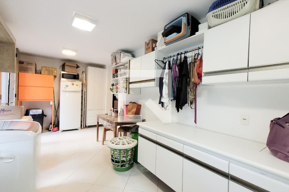 Casa à Venda - Jardim Santana, 6 Quartos,  830 m2 em , Campinas - sp | SoloBR