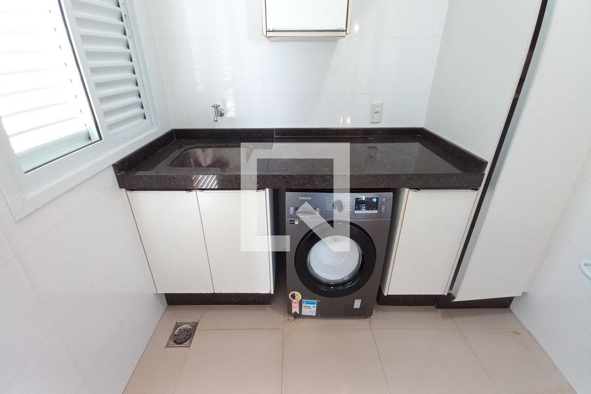 Casa à Venda - Swiss Park, 3 Quartos,  410 m2 em , Campinas - sp | SoloBR