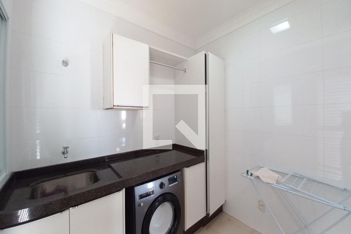 Casa à Venda - Swiss Park, 3 Quartos,  410 m2 em , Campinas - sp | SoloBR