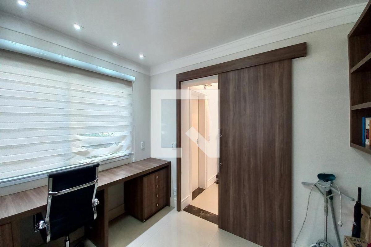 Casa à Venda - Swiss Park, 3 Quartos,  410 m2 em , Campinas - sp | SoloBR