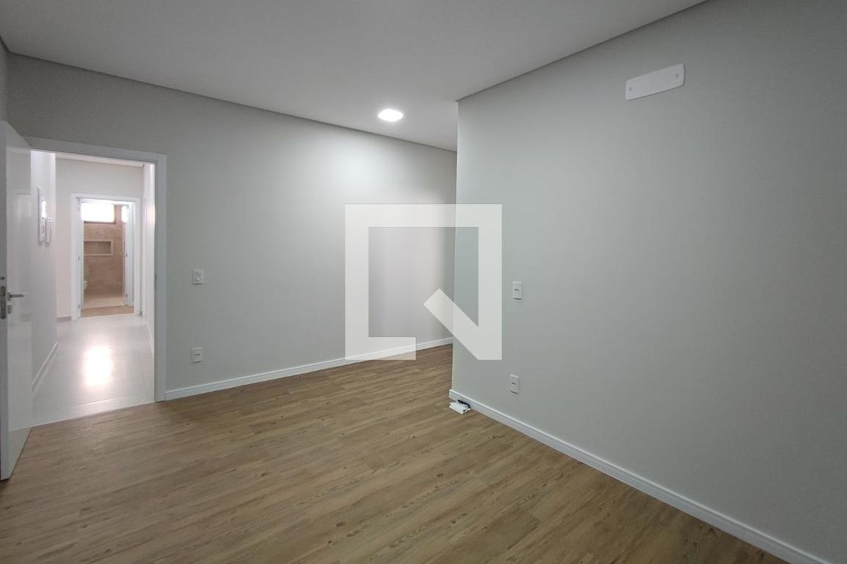 Casa à Venda - Swiss Park, 3 Quartos,  200 m2 em , Campinas - sp | SoloBR
