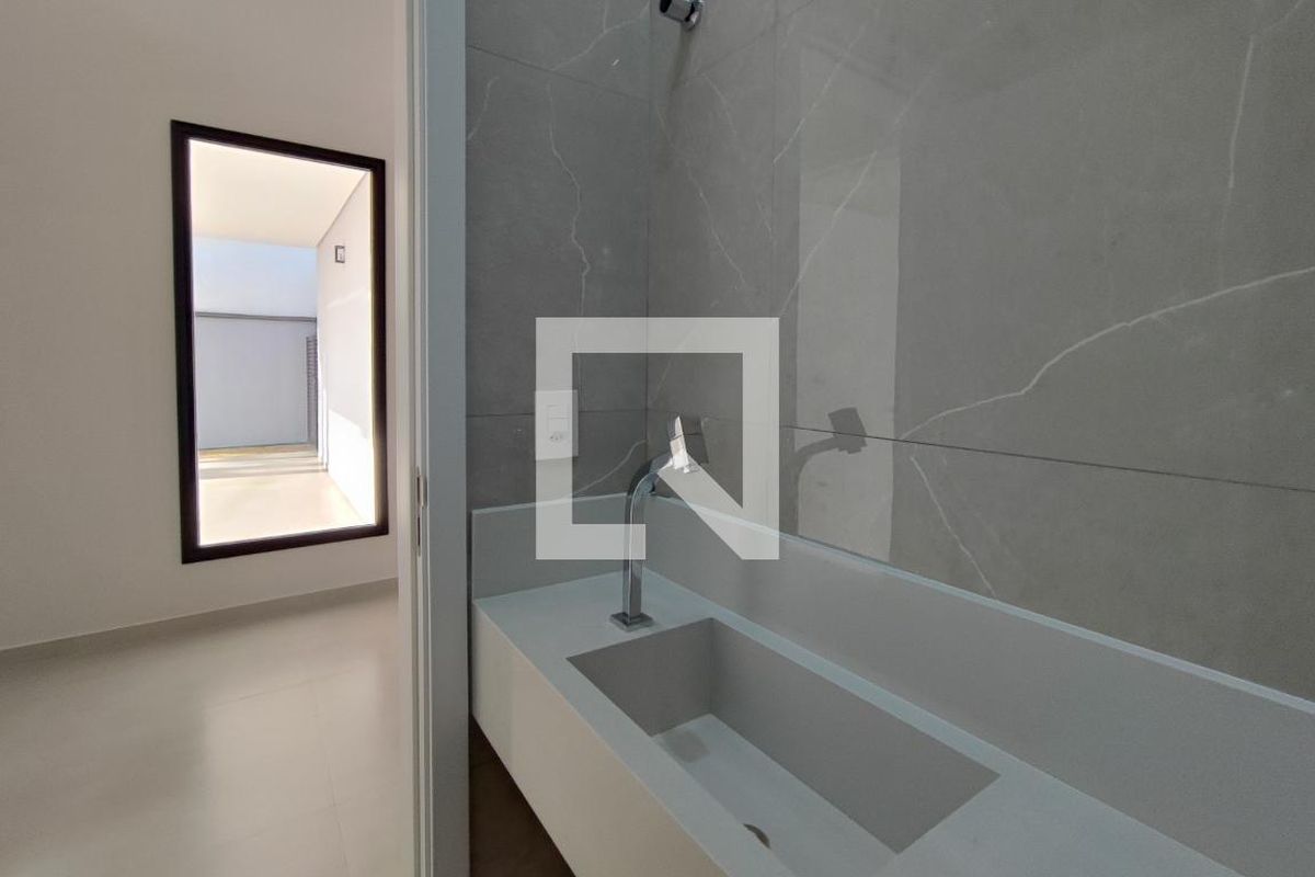 Casa à Venda - Swiss Park, 3 Quartos,  200 m2 em , Campinas - sp | SoloBR