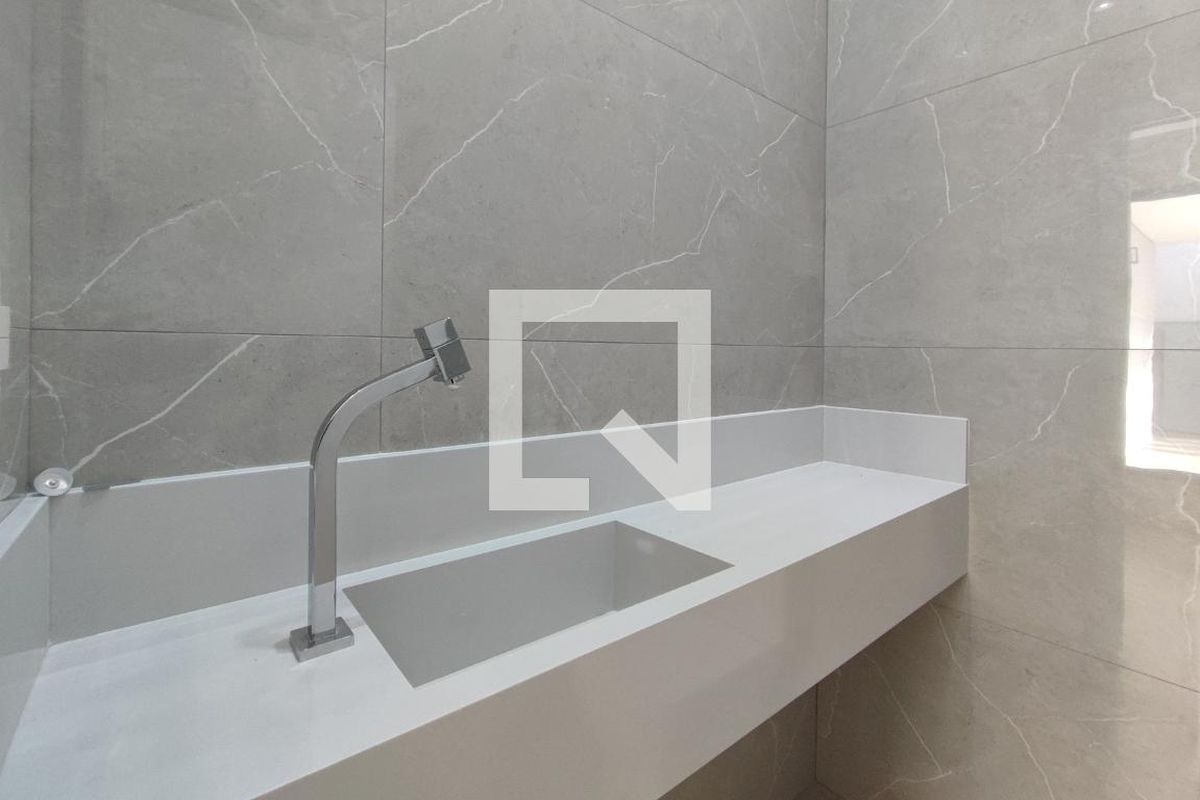 Casa à Venda - Swiss Park, 3 Quartos,  200 m2 em , Campinas - sp | SoloBR