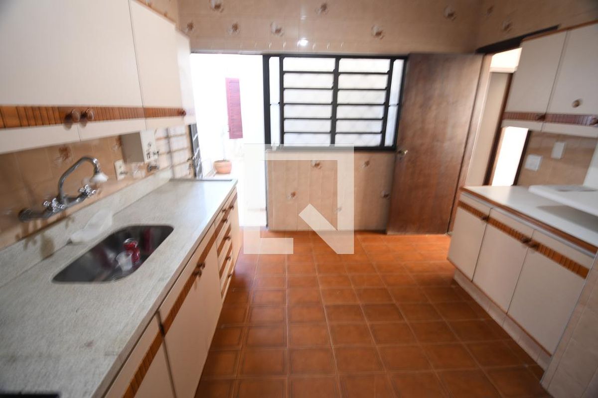 Casa à Venda - Taquaral, 3 Quartos,  152 m2 em , Campinas - sp | SoloBR
