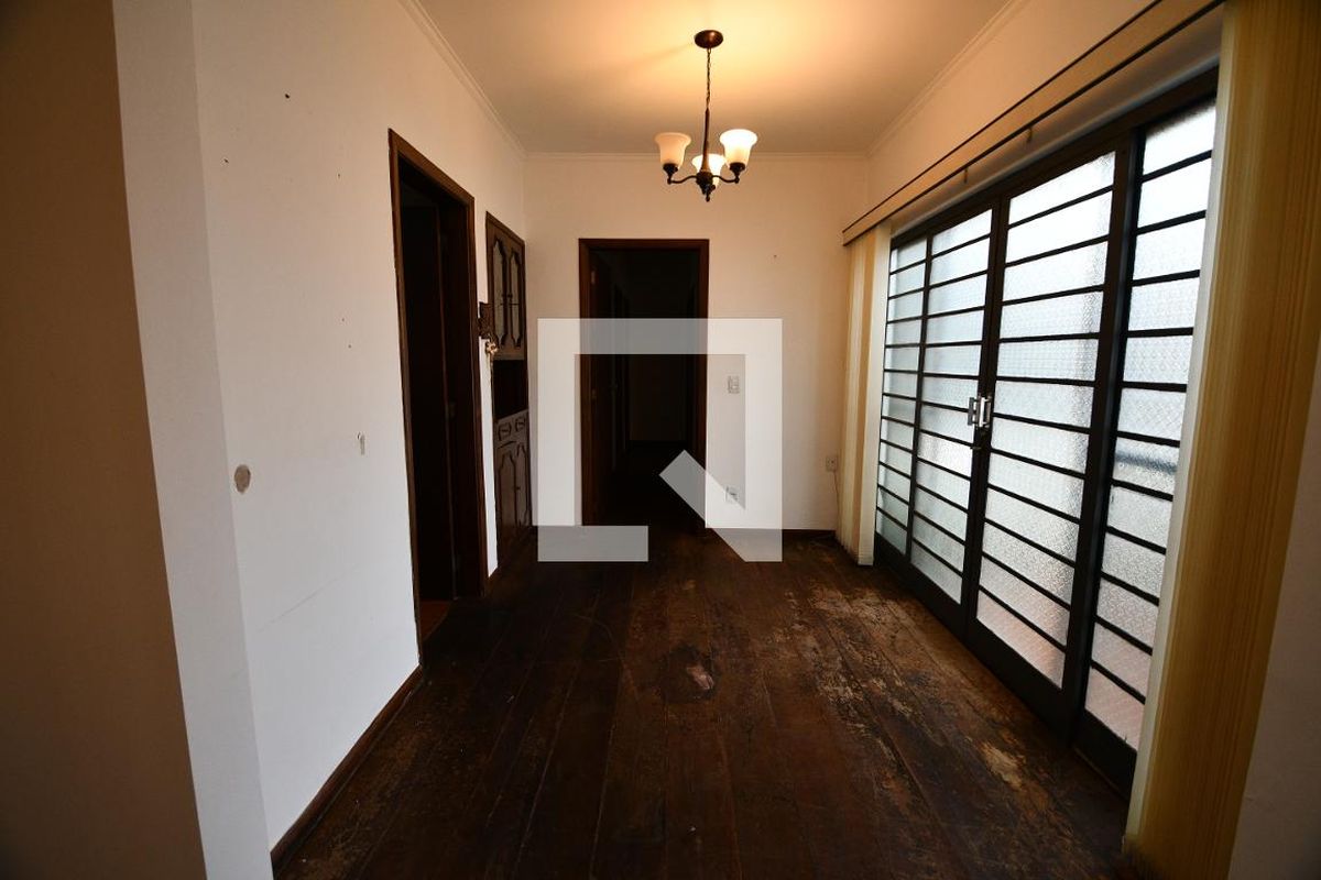 Casa à Venda - Taquaral, 3 Quartos,  152 m2 em , Campinas - sp | SoloBR