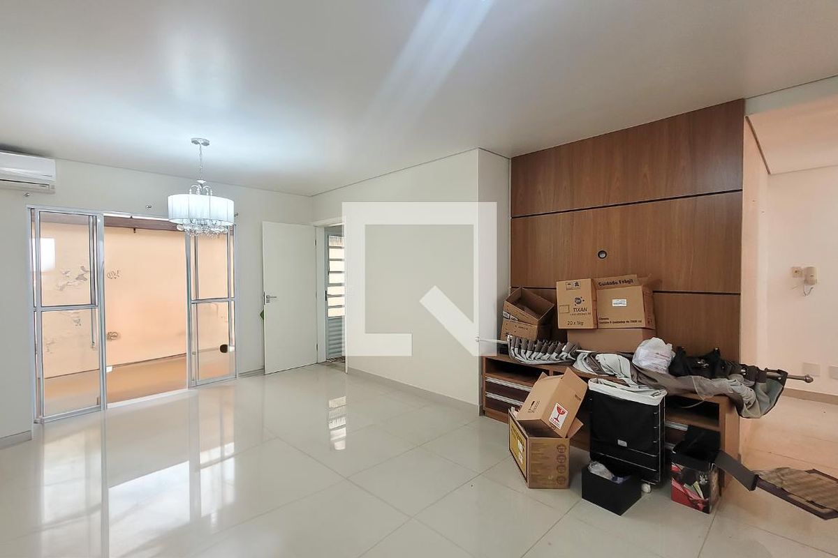 Casa à Venda - Mansões Santo Antônio, 3 Quartos,  150 m2 em , Campinas - sp | SoloBR