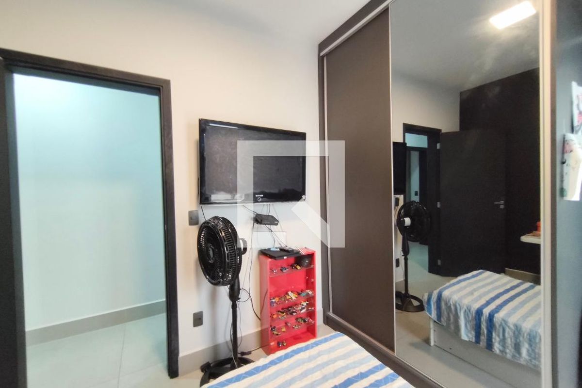 Casa à Venda - Swiss Park, 3 Quartos,  200 m2 em , Campinas - sp | SoloBR