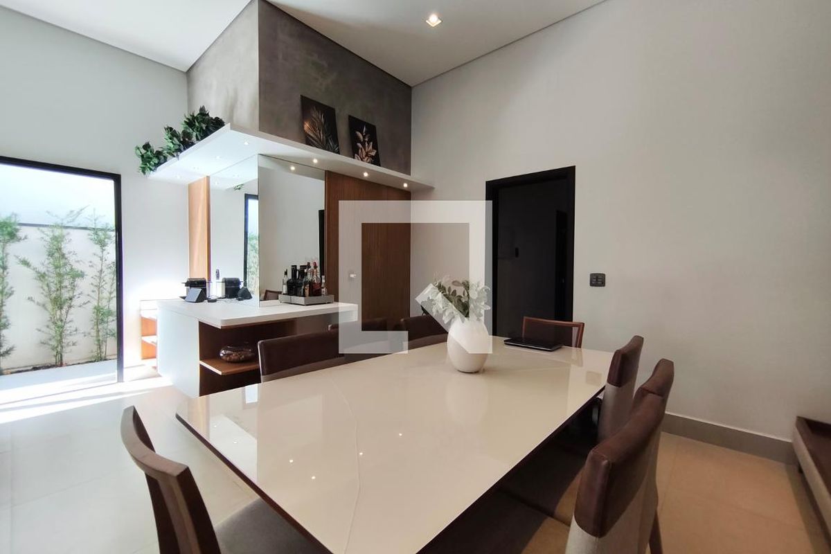 Casa à Venda - Swiss Park, 3 Quartos,  200 m2 em , Campinas - sp | SoloBR