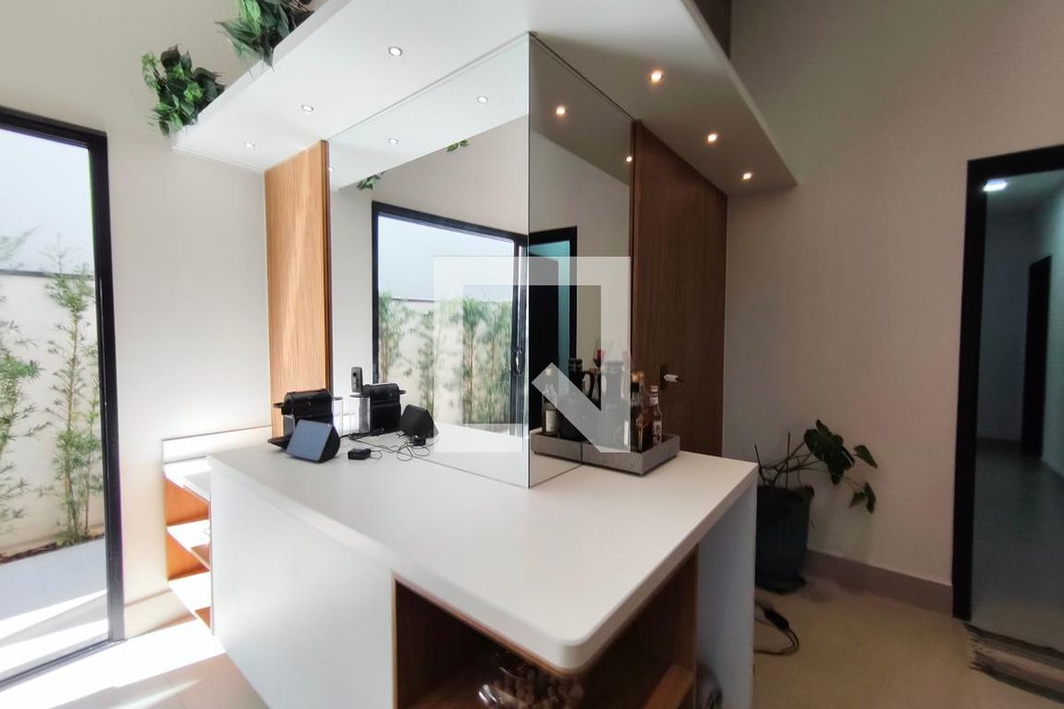 Casa à Venda - Swiss Park, 3 Quartos,  200 m2 em , Campinas - sp | SoloBR