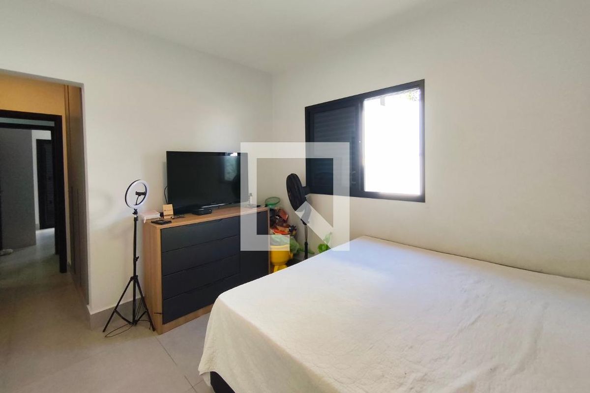 Casa à Venda - Swiss Park, 3 Quartos,  200 m2 em , Campinas - sp | SoloBR