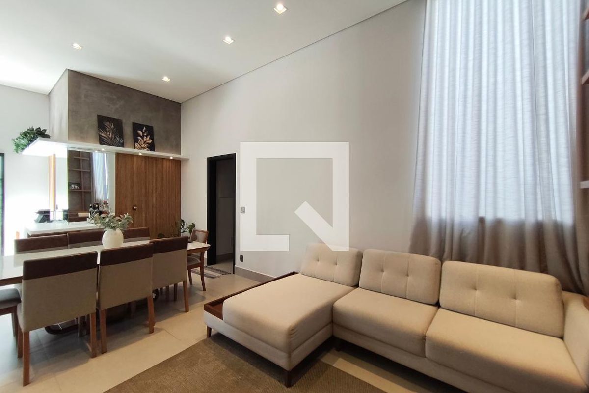 Casa à Venda - Swiss Park, 3 Quartos,  200 m2 em , Campinas - sp | SoloBR