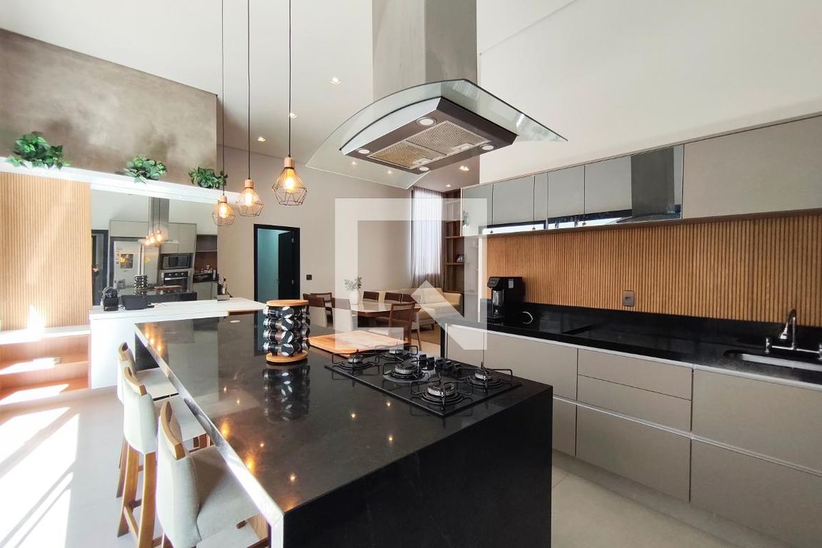 Casa à Venda - Swiss Park, 3 Quartos,  200 m2 em , Campinas - sp | SoloBR