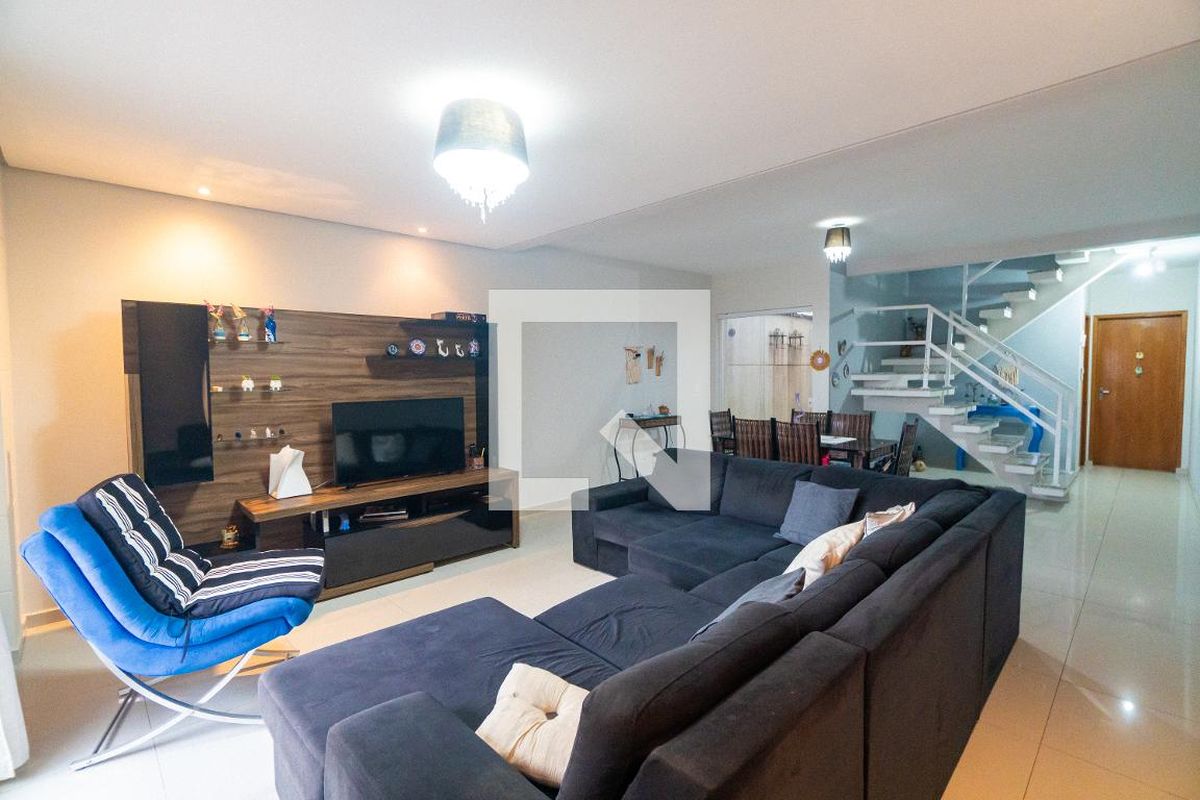 Casa, 4 quartos, 180 m² - Foto 1