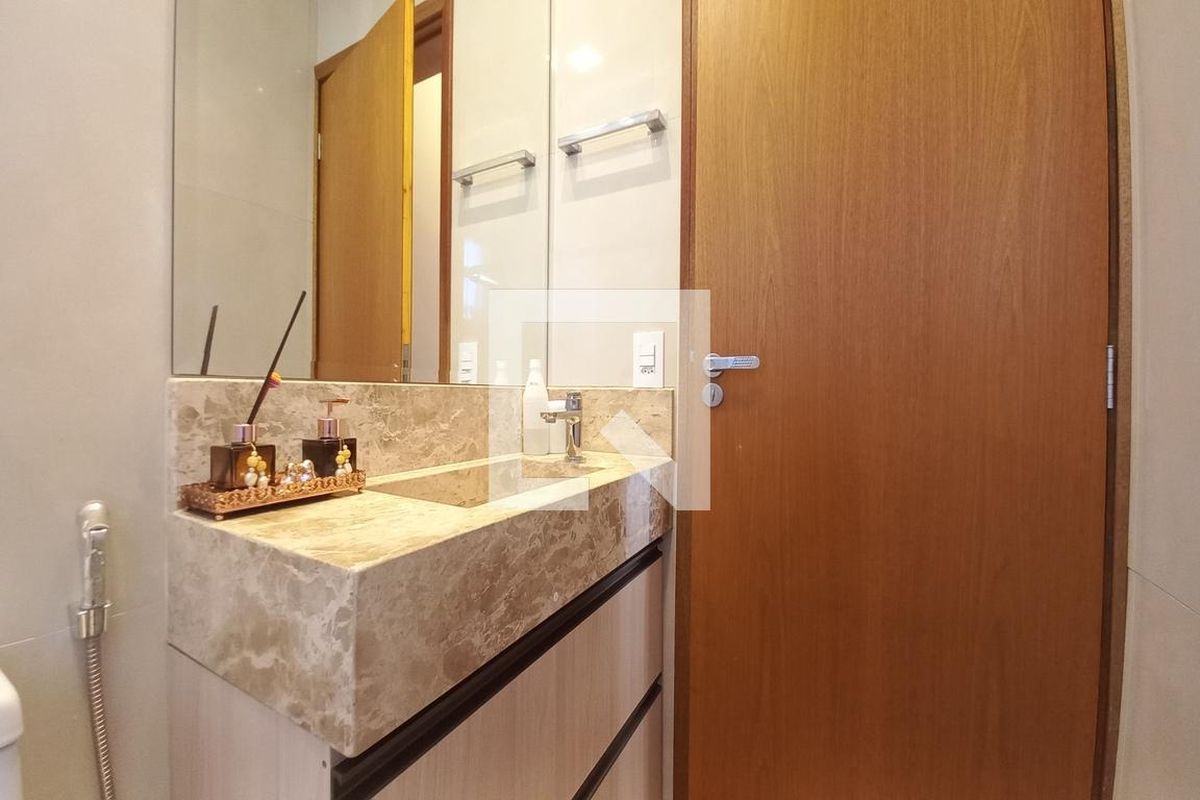 Casa à Venda - Swiss Park, 3 Quartos,  271 m2 em , Campinas - sp | SoloBR