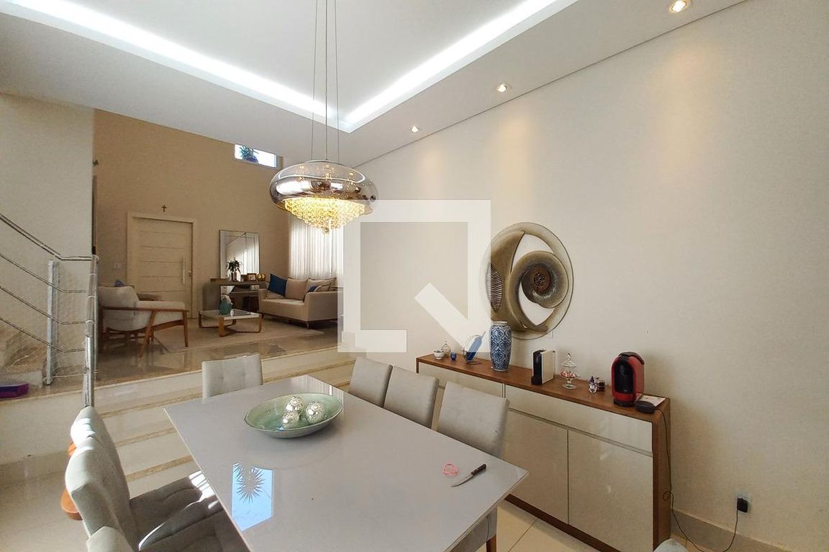 Casa à Venda - Swiss Park, 4 Quartos,  260 m2 em , Campinas - sp | SoloBR