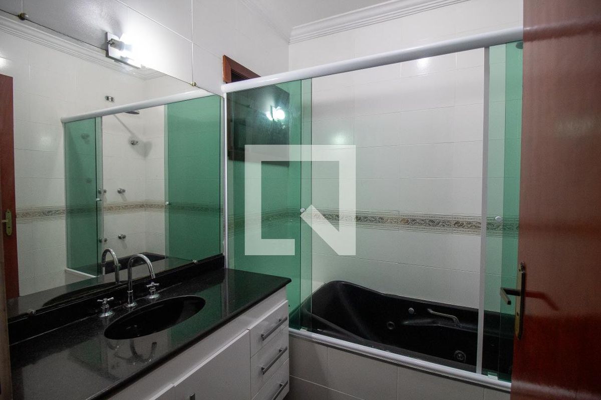 Casa, 3 quartos, 200 m² - Foto 46