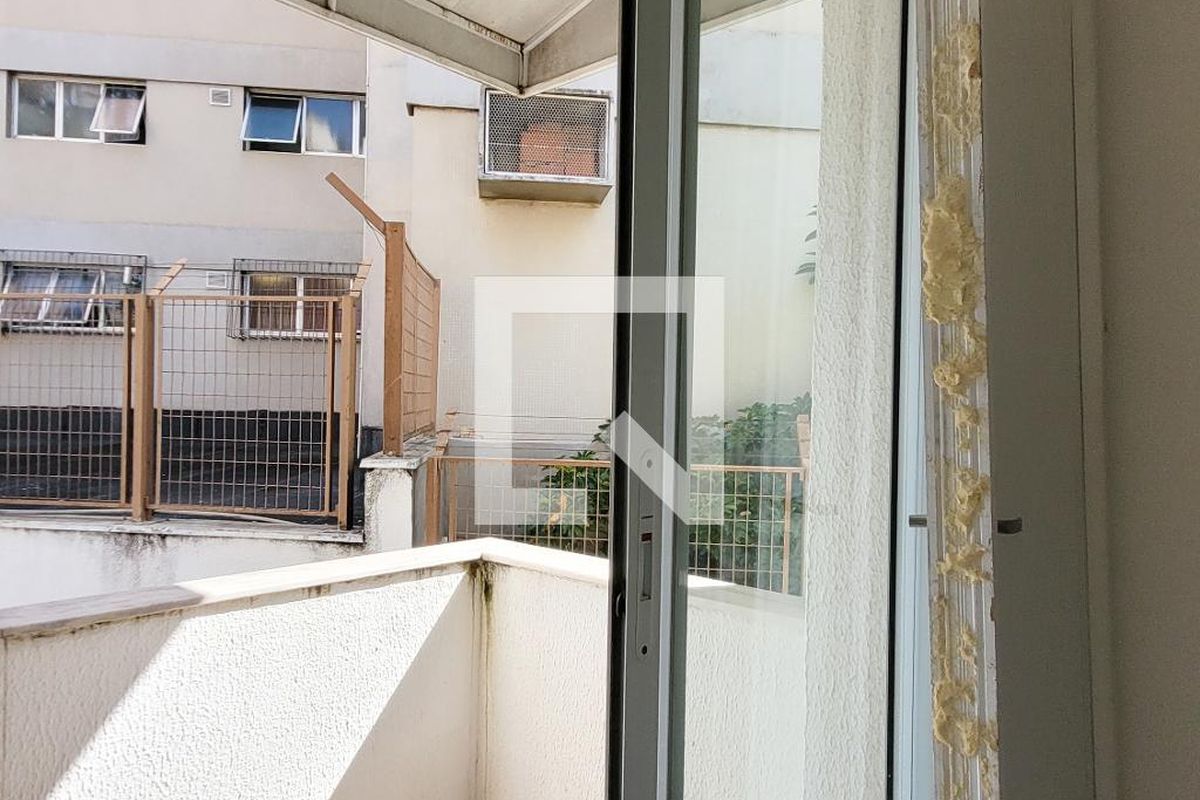 Casa à Venda - Cambuí, 2 Quartos,  250 m2 em , Campinas - sp | SoloBR