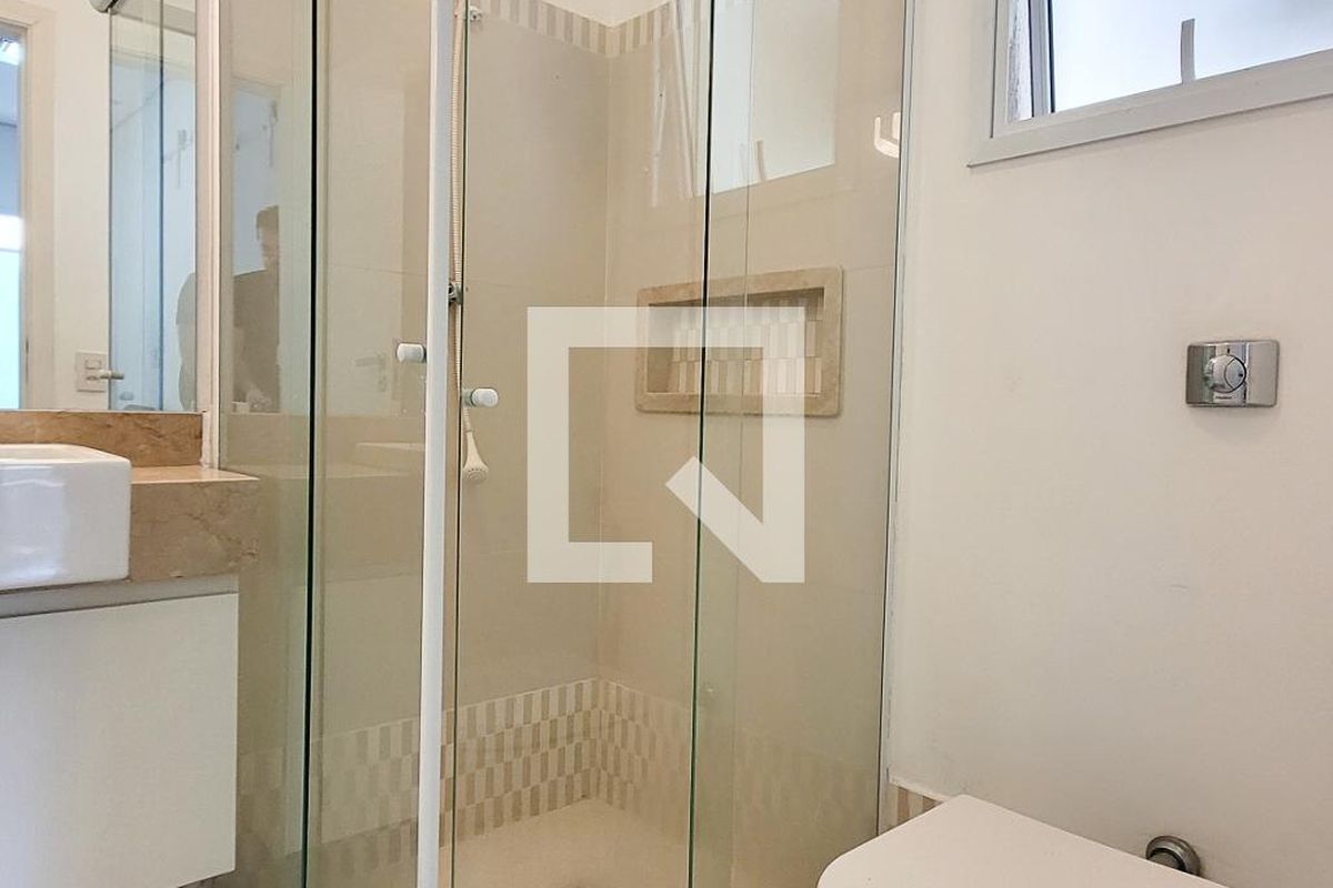 Casa à Venda - Cambuí, 2 Quartos,  250 m2 em , Campinas - sp | SoloBR