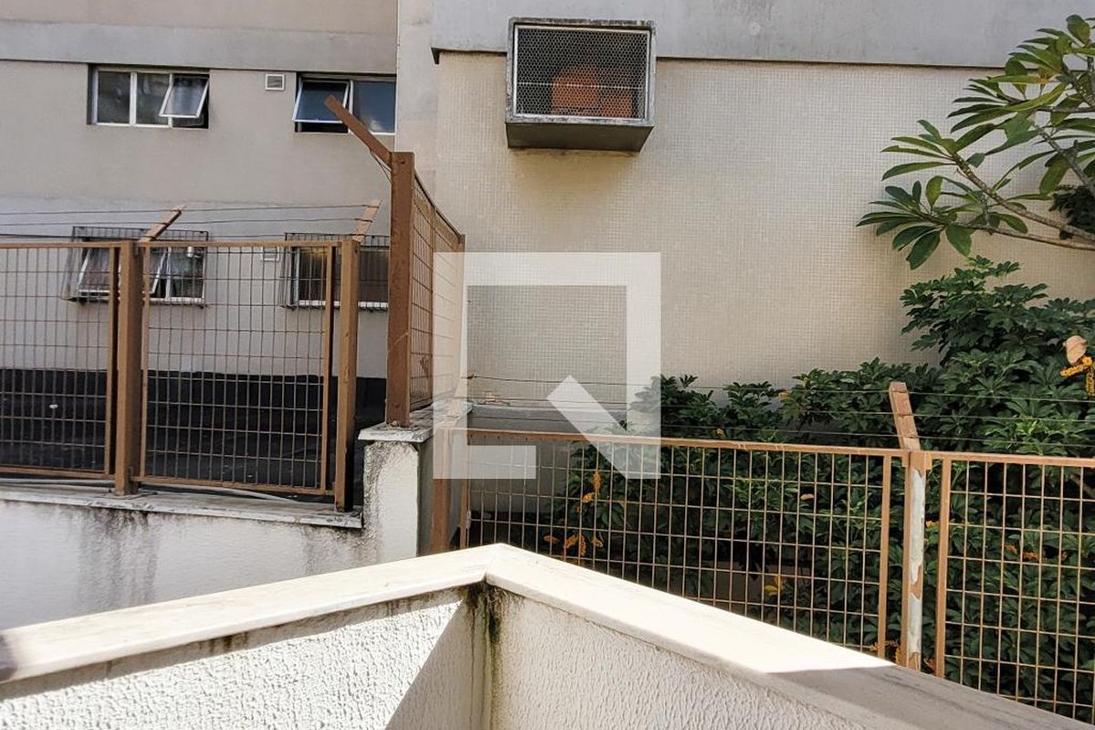Casa à Venda - Cambuí, 2 Quartos,  250 m2 em , Campinas - sp | SoloBR