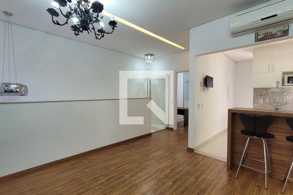 Casa à Venda - Cambuí, 2 Quartos,  250 m2 em , Campinas - sp | SoloBR