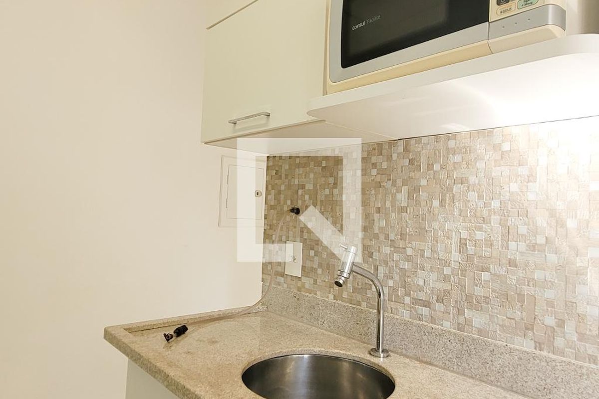 Casa à Venda - Cambuí, 2 Quartos,  250 m2 em , Campinas - sp | SoloBR