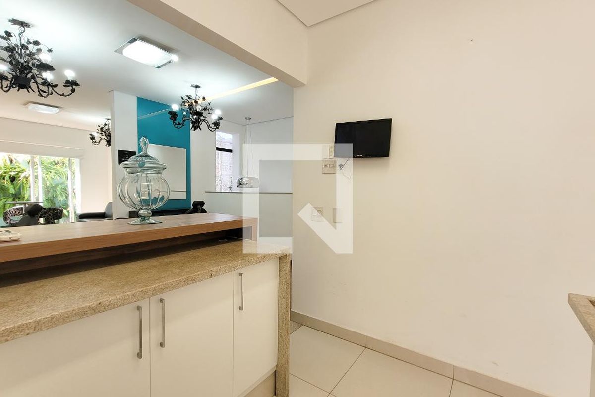 Casa à Venda - Cambuí, 2 Quartos,  250 m2 em , Campinas - sp | SoloBR