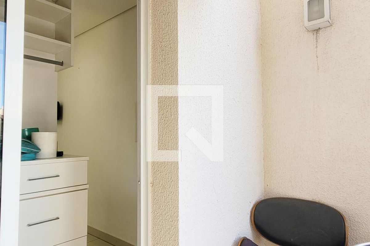 Casa à Venda - Cambuí, 2 Quartos,  250 m2 em , Campinas - sp | SoloBR
