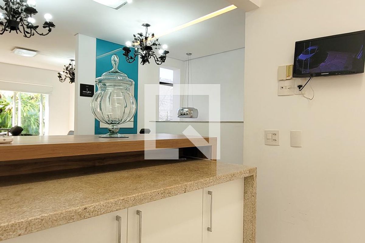 Casa à Venda - Cambuí, 2 Quartos,  250 m2 em , Campinas - sp | SoloBR