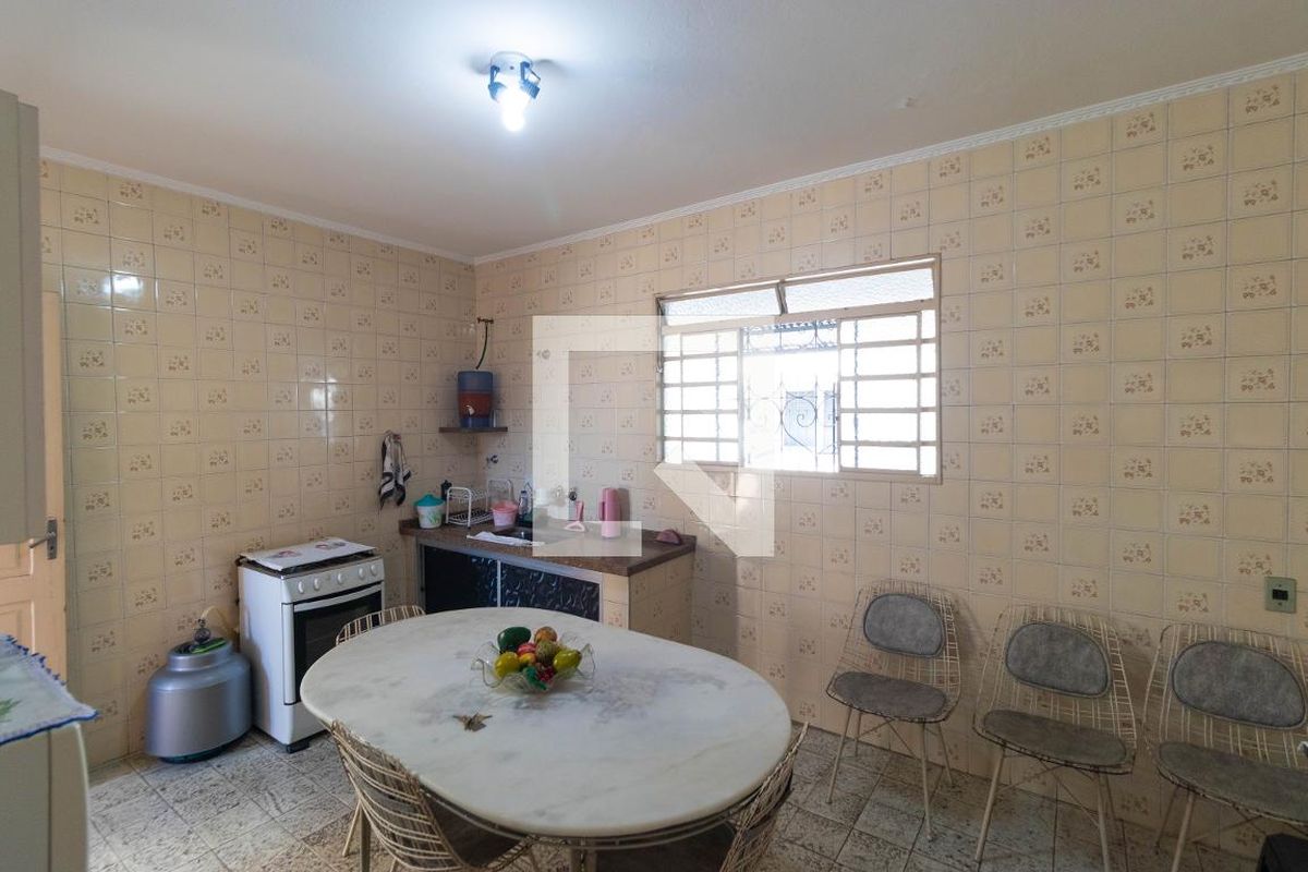 Casa à Venda - Jardim do Lago, 2 Quartos,  243 m2 em , Campinas - sp | SoloBR