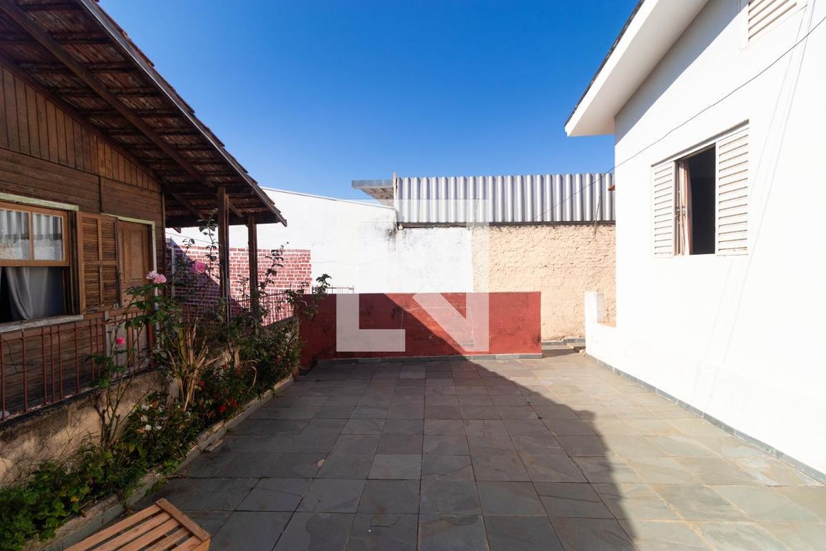 Casa à Venda - Jardim do Lago, 2 Quartos,  243 m2 em , Campinas - sp | SoloBR