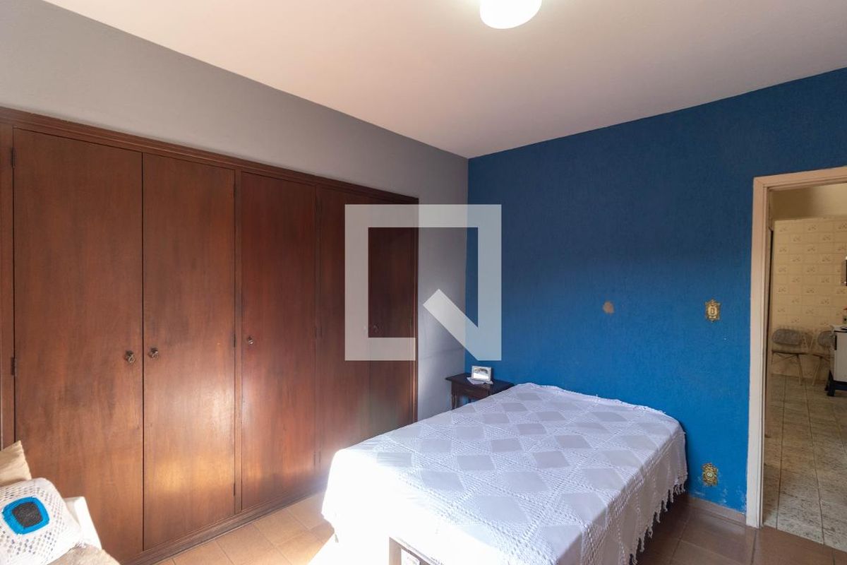 Casa à Venda - Jardim do Lago, 2 Quartos,  243 m2 em , Campinas - sp | SoloBR